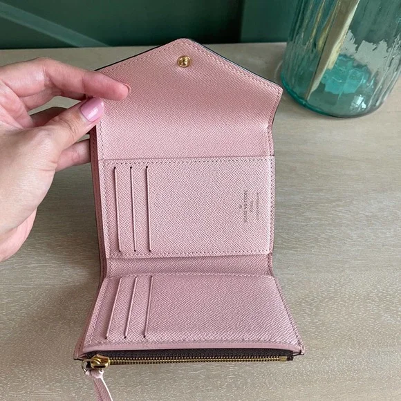 Louis Vuitton Victorine Wallet Monogram Rose Ballerine MI1138 - Picture 7 of 14